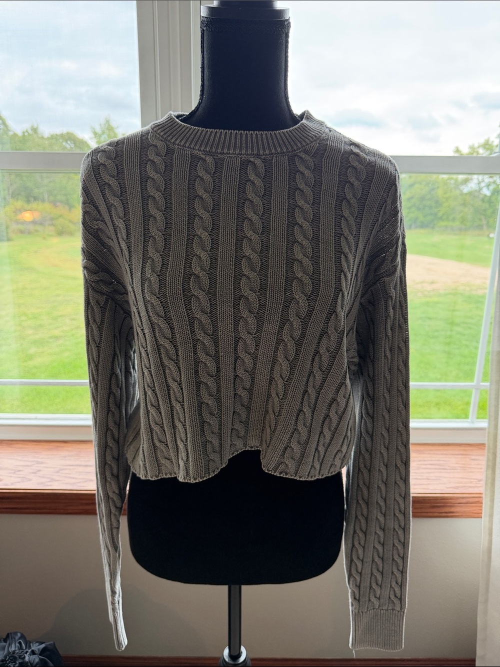 aerie Gray Cable Knit Cropped Crewneck Sweater